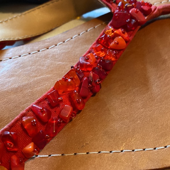 Leather flip flop sandals with hand beaded details - Picture 3 of 5